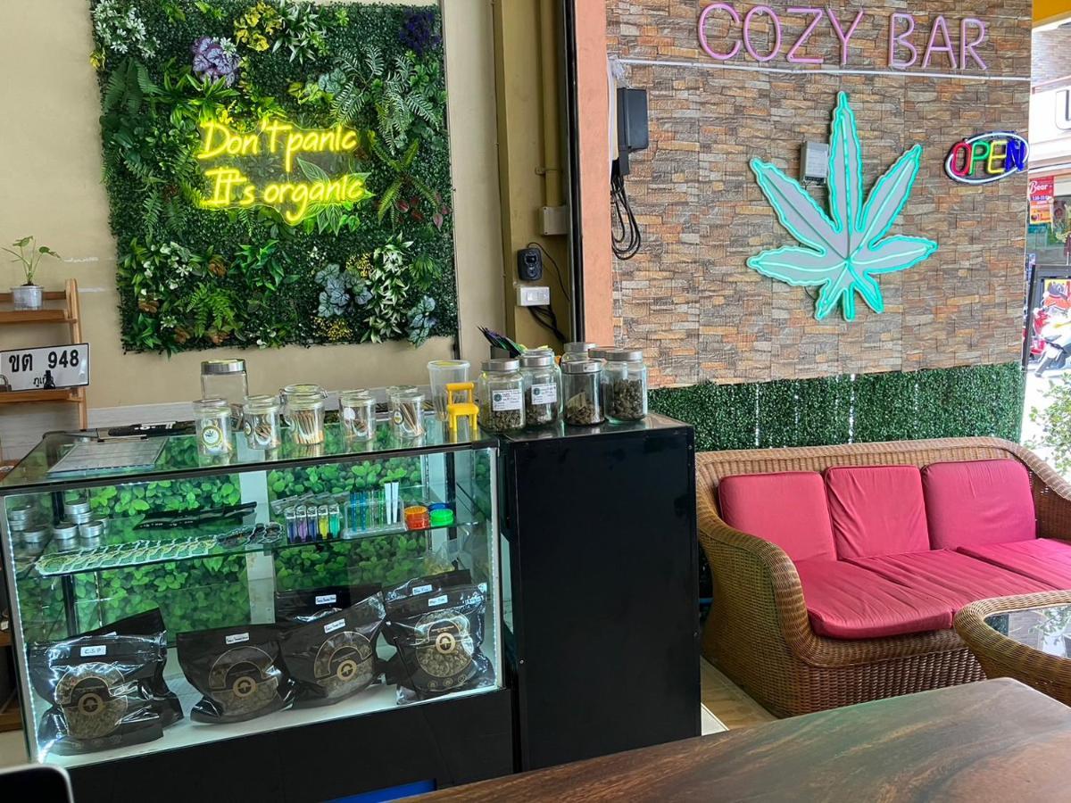 Cozy Place Patong Bagian luar foto